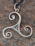 Triskele 163 mit Schlangenkette - Silber