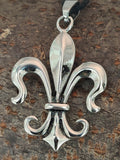 Fleur-de-Lis 152 mit Panzerkette - Edelstahl