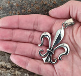 Fleur-de-Lis 152 mit Panzerkette - Edelstahl