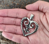 Herz mit Fleur-de-Lis 151 mit Panzerkette - Edelstahl