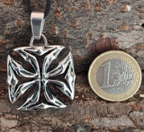 Eisernes Kreuz 100 mit Panzerkette - Edelstahl