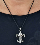 Fleur-de-Lis 15 A mit Panzerkette - Edelstahl