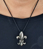 Fleur-de-Lis 160 mit Panzerkette - Edelstahl
